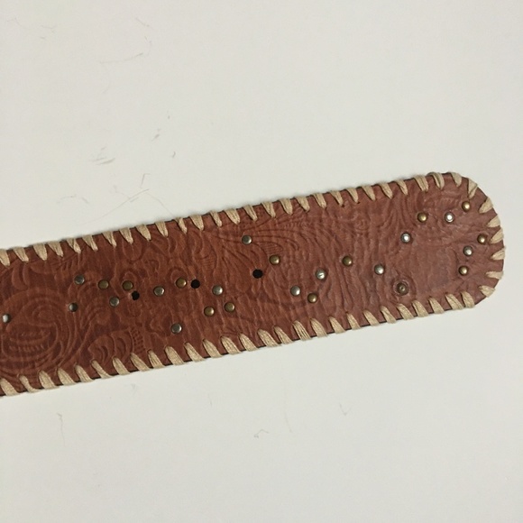 OLD NAVY Stud Embellished Tooled Leather Belt M - Picture 5 of 6